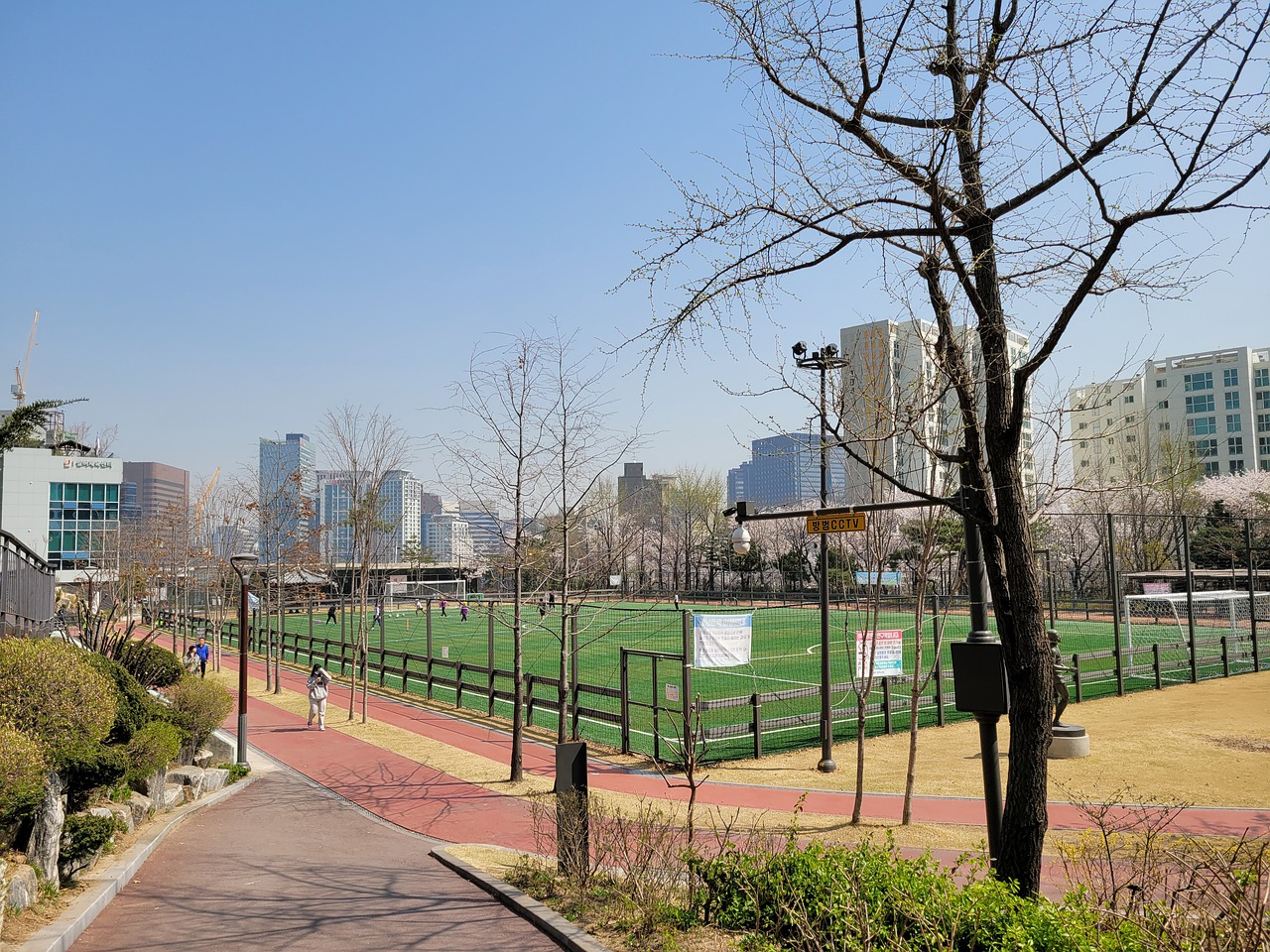 这种镇定自 这种镇定自